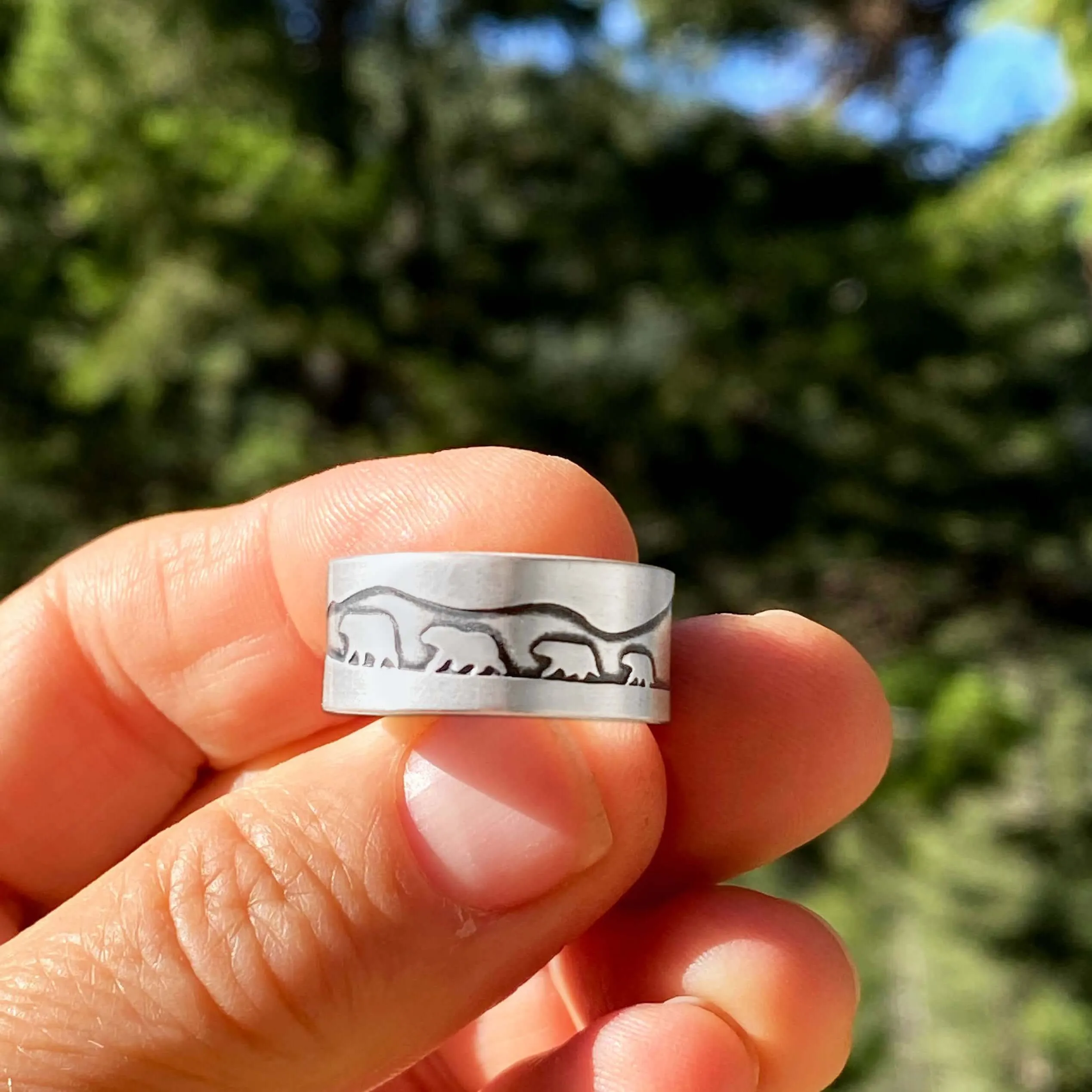 Bears on a Hike Ring