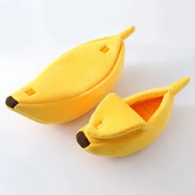 Delightful Cosy Banana-Shaped Cat Bed