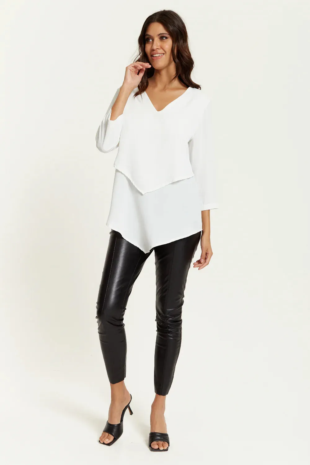 Hoxton Gal 3/4 Sleeves V Neck Layered Relaxed Fit Top