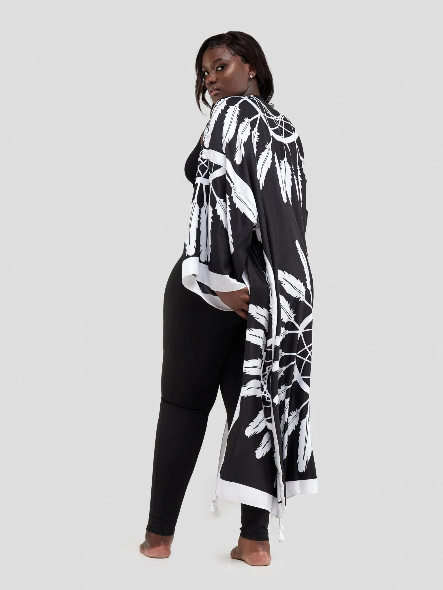 Sayuri Feather Print Kimono - White / Black