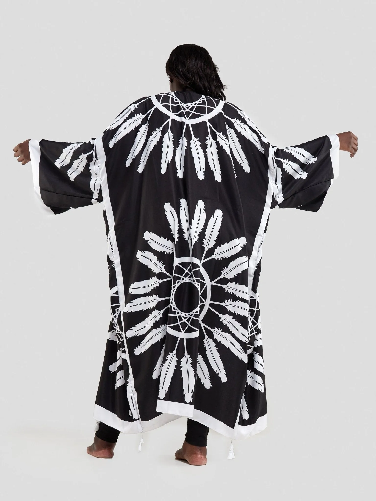 Sayuri Feather Print Kimono - White / Black