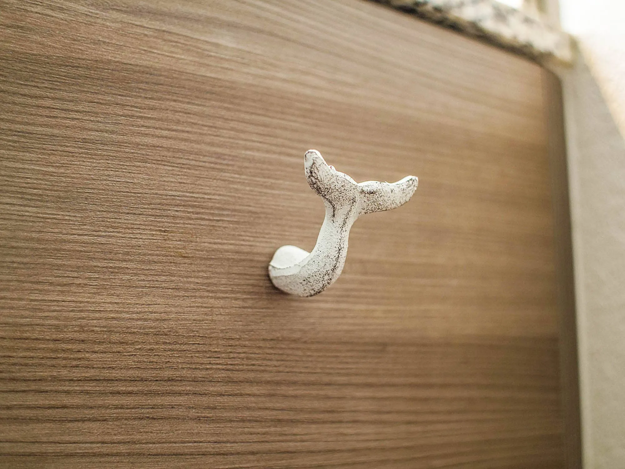 Whale Tail Drawer Pull - White